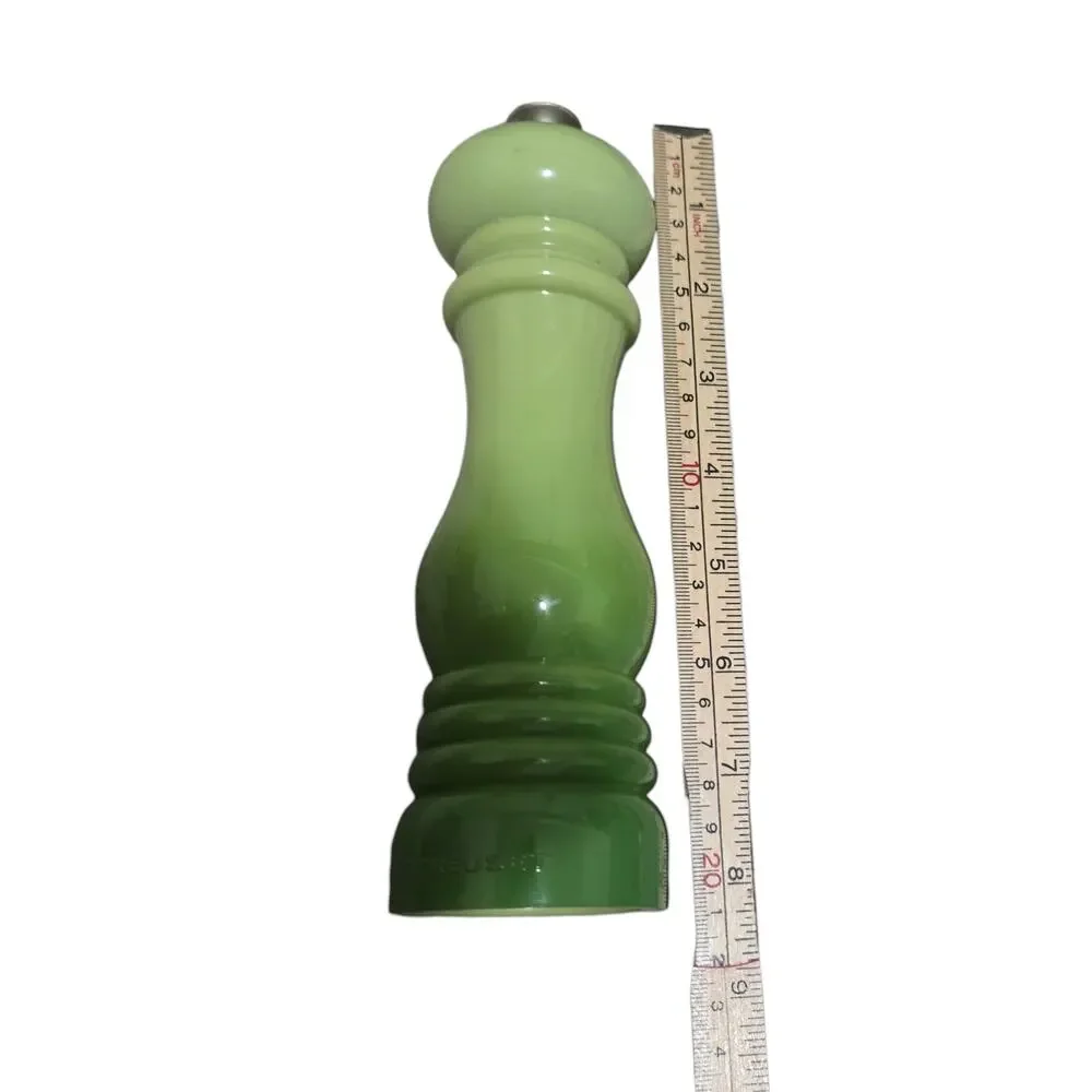 Le Creuset Salt Mill  21CM (8.3 in) Bamboo Green